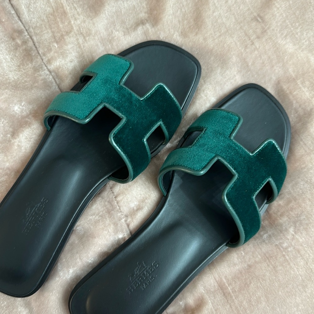 Velvet emerald green hermes oran